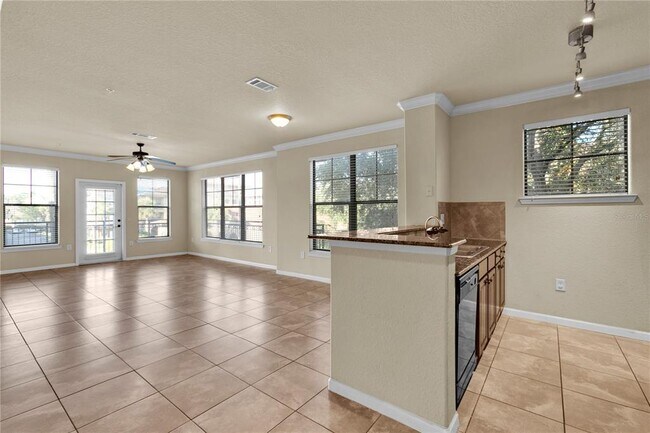 Building Photo - 903 Charo Pkwy