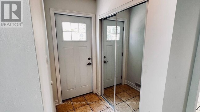 Photo du bâtiment - 82 Sanford St