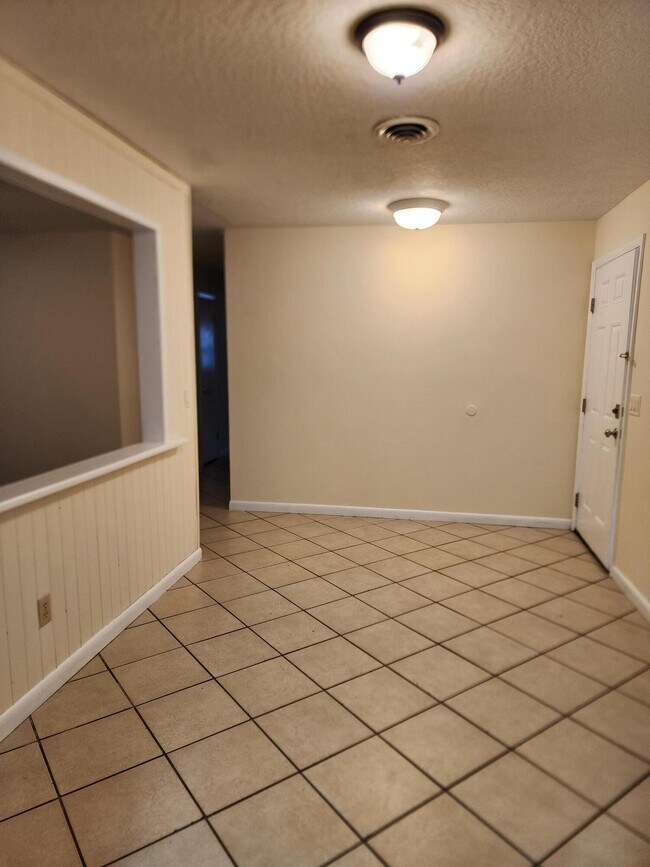 Foto del edificio - 1304 Estridge Dr