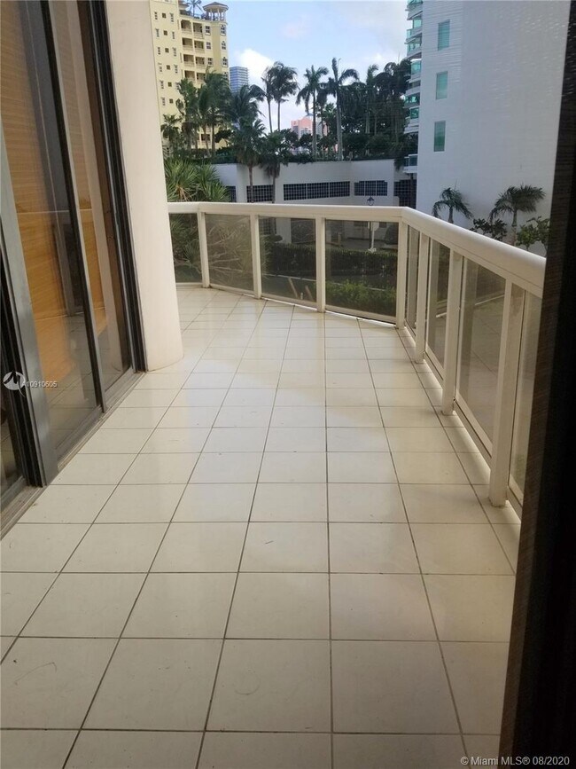 Building Photo - 20185 E Country Club Dr