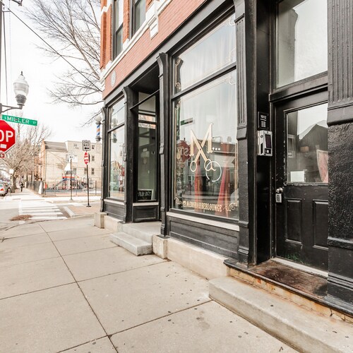 Building Photo - 1008 W 18th St