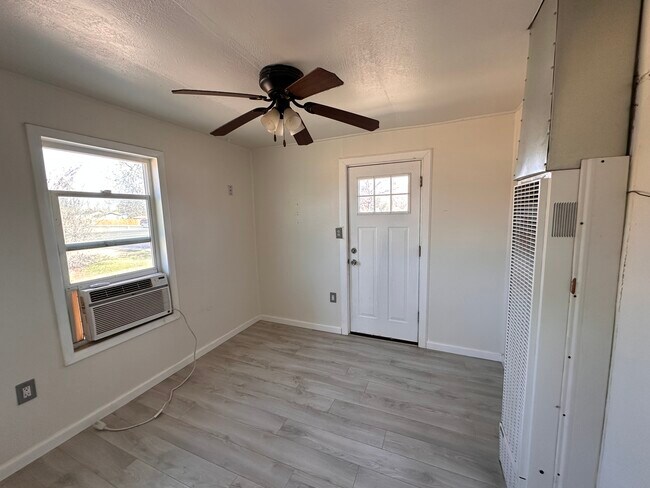 Sala de estar - 1134 Brighton St