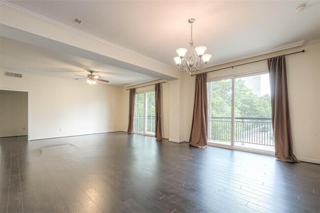 Foto del edificio - 4515 Briar Hollow Pl