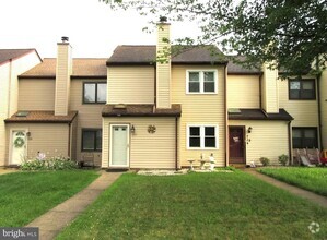 Building Photo - 227 E Green Valley Cir