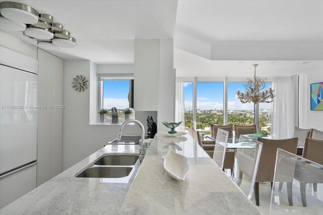 Foto del edificio - 10275 Collins Ave