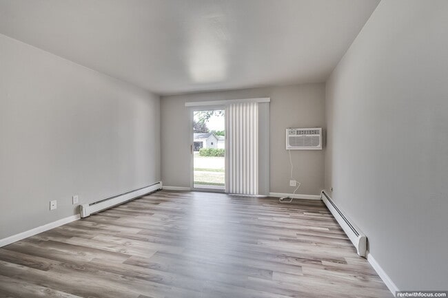 Interior Photo - Clayton Ridge