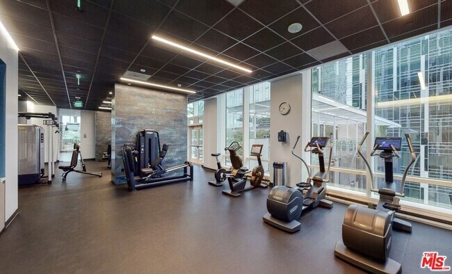 Building Photo - 877 Francisco St