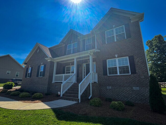 Building Photo - Gorgeous Summerfield 5 Bedroom, 3 Bathroom...