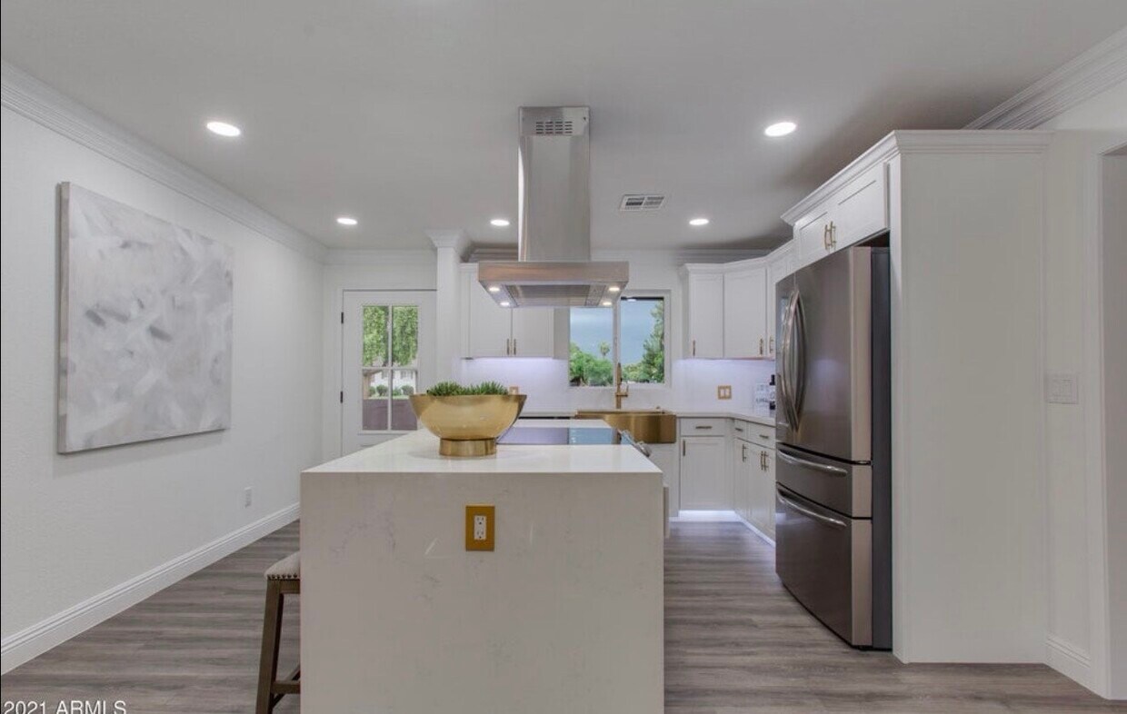 Foto del edificio - 3502 N Carhill Ave