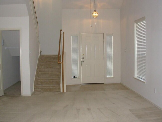 Building Photo - 2103 Keepsake Dr