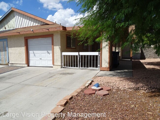 Foto del edificio - 3 br, 2 bath House - 4861 Treetrunk Avenue