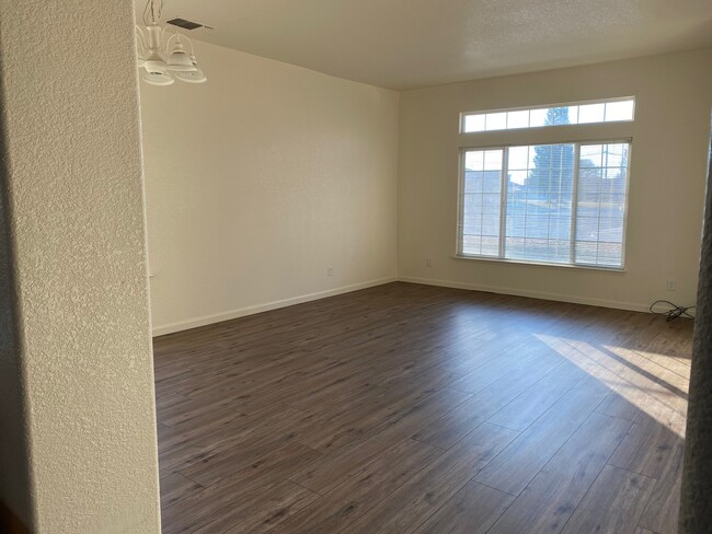 Building Photo - 1683 Shay Way