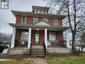 Building Photo - 8269 Willoughby Dr