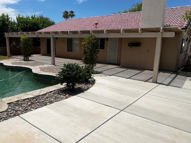 Building Photo - 41760 Jamaica Sands Dr