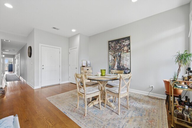 Foto del edificio - 2114 W Rice St