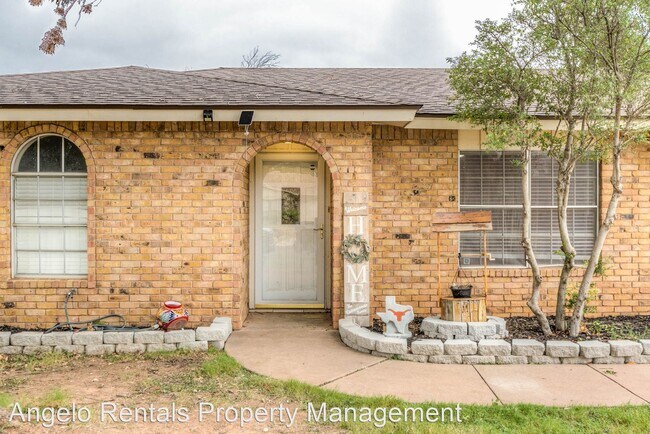 Foto del edificio - 5 br, 2 bath House - 3814 Butterfield Rd