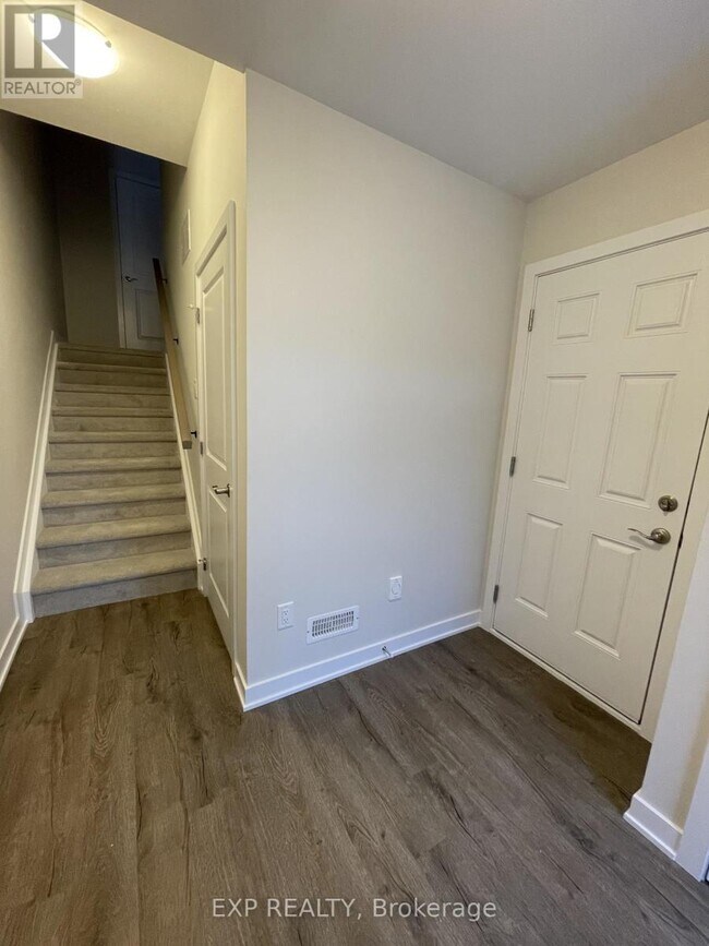 Photo du bâtiment - 633 Corporal Private