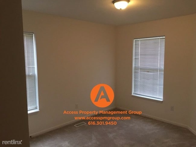 Building Photo - 1790 Grand Ridge Ct NE