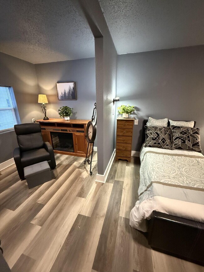 Foto del edificio - 208 6th Ave SW