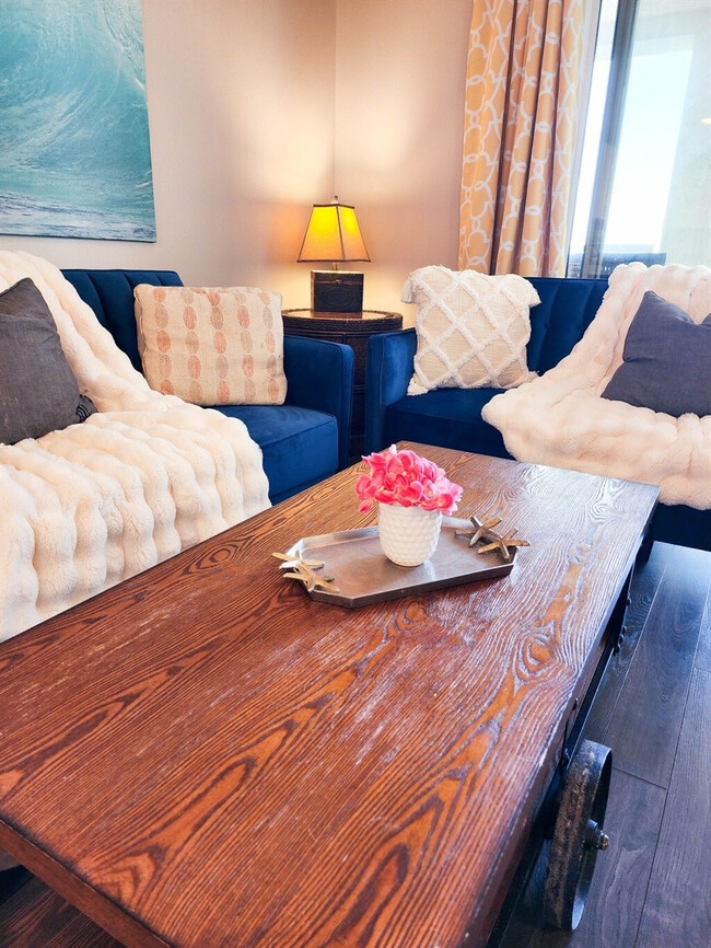 Building Photo - 11832 Front Beach Rd