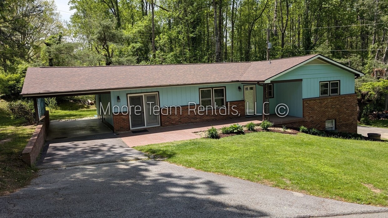 Primary Photo - 3/2 House W/ Basement Garage/Storage
