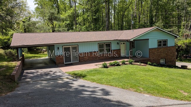 Building Photo - 3/2 House W/ Basement Garage/Storage