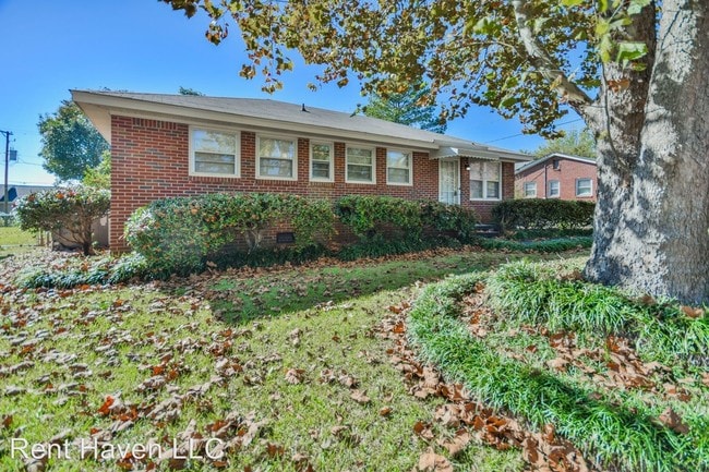 Building Photo - 4 br, 2.5 bath House - 4121 Chesterfield Dr