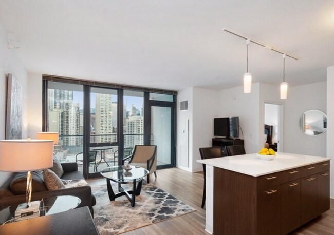 Foto del edificio - 667 N Wells St