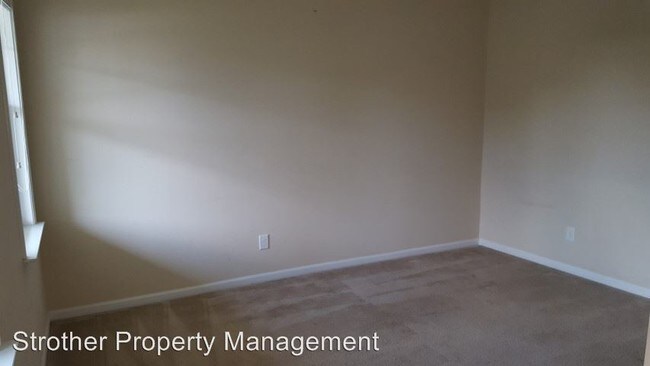 Building Photo - 460 Highgrove Dr