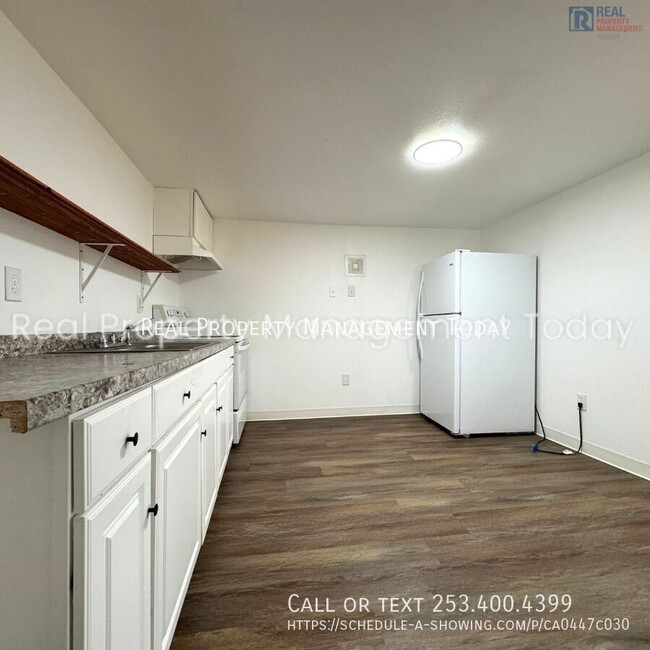 Foto del edificio - 2 Bedroom Apartment in Lakewood!