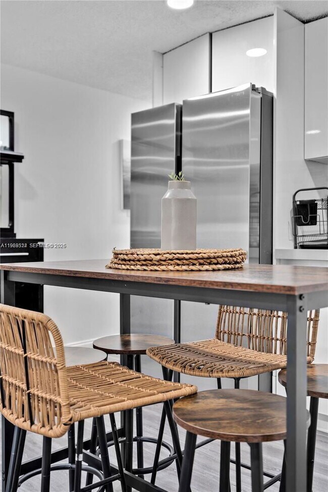 Foto del edificio - 1841 SW 29th Ave