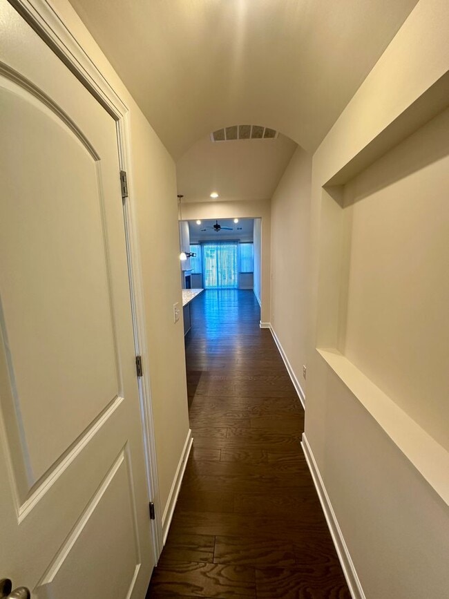 Building Photo - Spacious 3BR Townhouse in Berewick