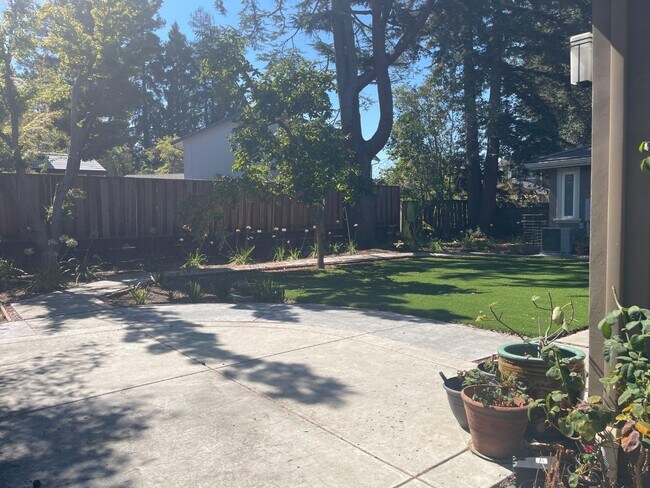 Building Photo - 4170 Coulombe Dr