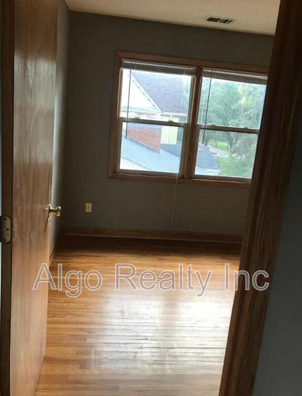 Foto del edificio - 2419 Plymouth Ave N