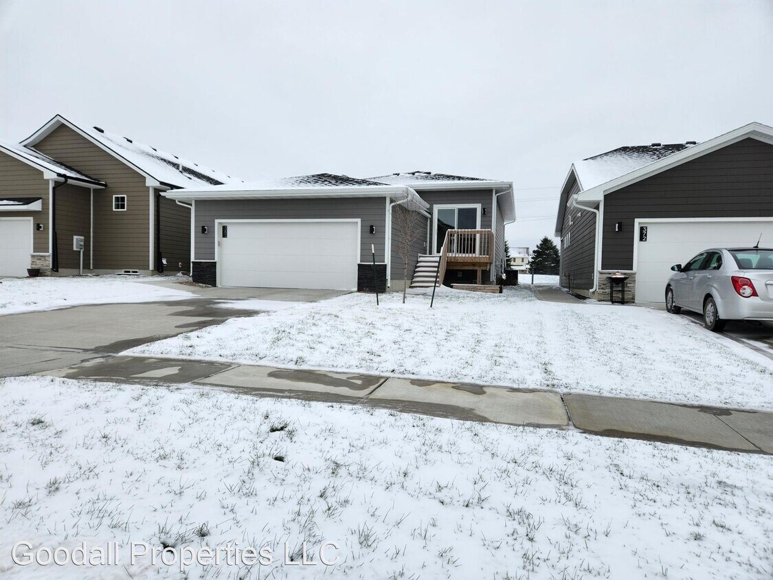 3 br, 2.5 bath House 382 N Warrior Ln House Rental in Waukee, IA