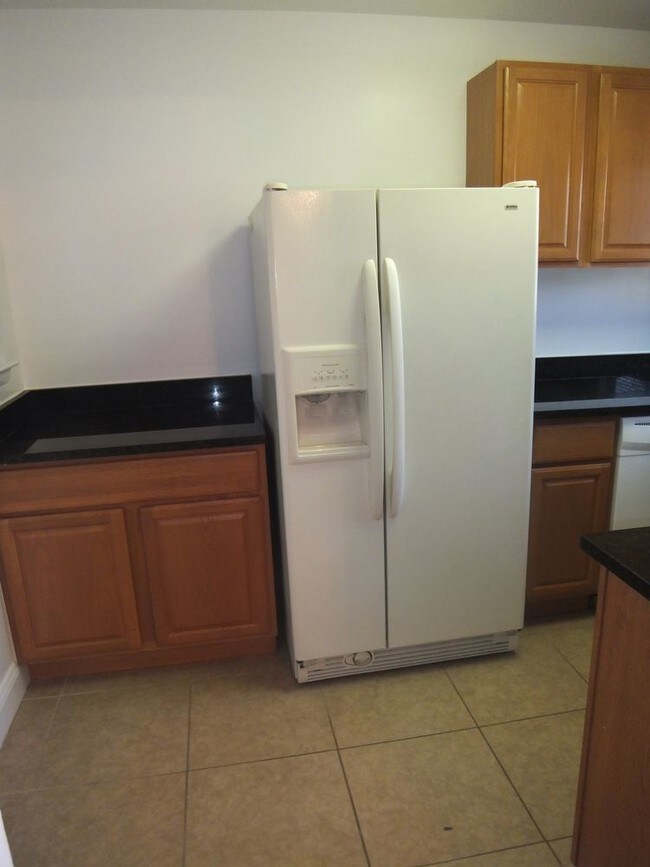 Building Photo - 8639 Madera Ct