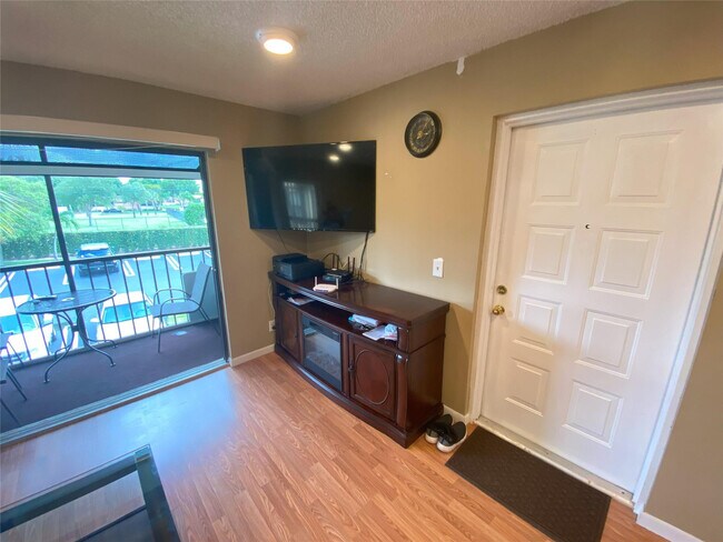 Foto del edificio - 821 Sky Pine Way