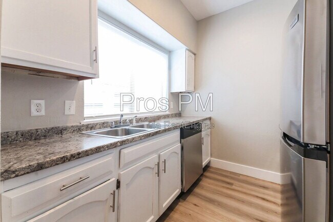 Foto del edificio - 14140 Haymeadow Dr