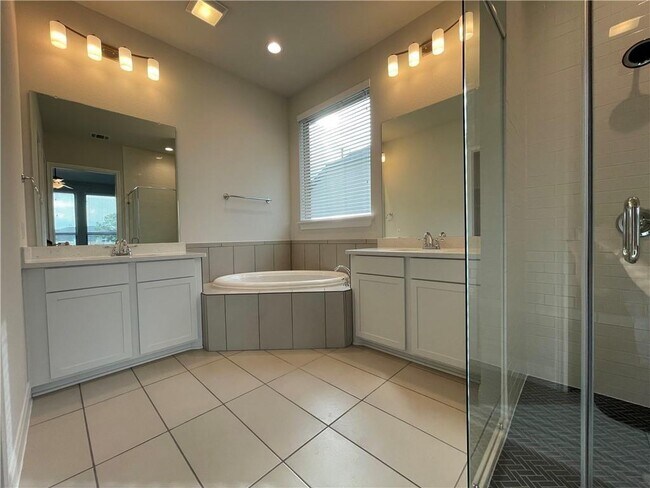 Building Photo - 1060 Creeks Edge Vw