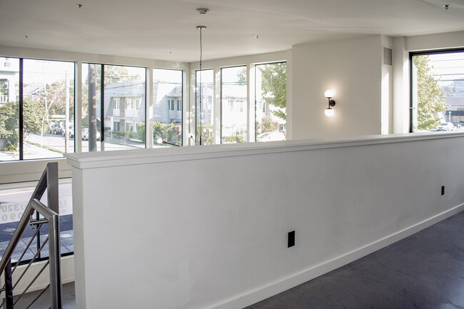 Foto del edificio - 4438 SE Hawthorne Blvd
