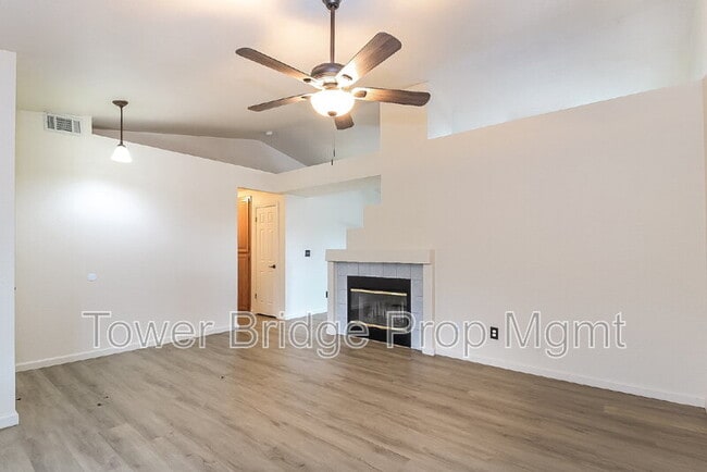 Building Photo - 4726 Stuart St