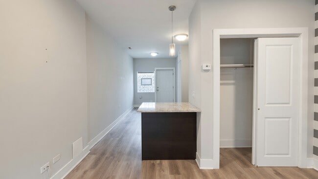 Building Photo - 4006 N Bell Ave