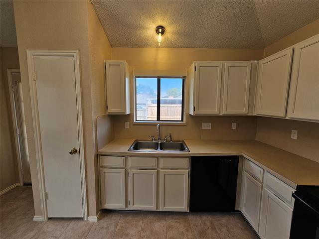 Building Photo - 211 Cole St