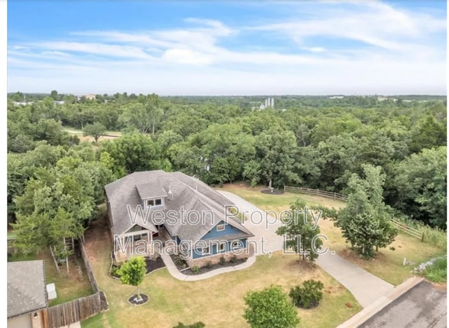 Building Photo - 8651 Overlook Dr