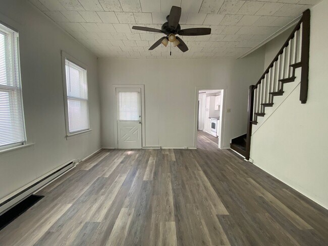 Foto del edificio - Amazing 3BR/1.5BA plus Bonus room in Columbia