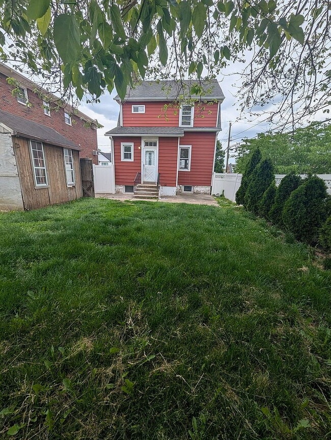 Building Photo - Single Family Home