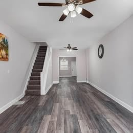 Building Photo - 428 N Lakewood Ave