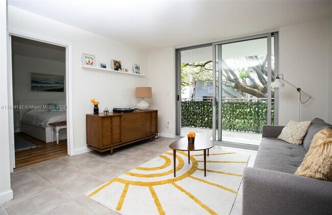 Foto del edificio - 750 NE 64th St