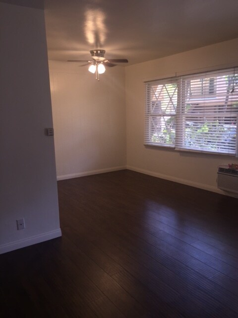 Foto del edificio - 3935 Vineland Ave
