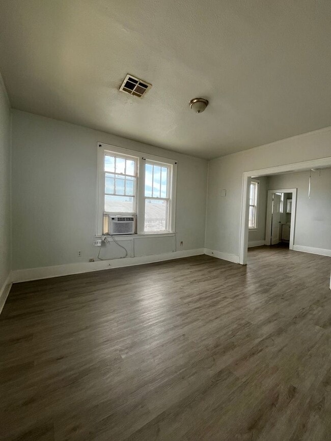 Foto del edificio - Broadway Apartments